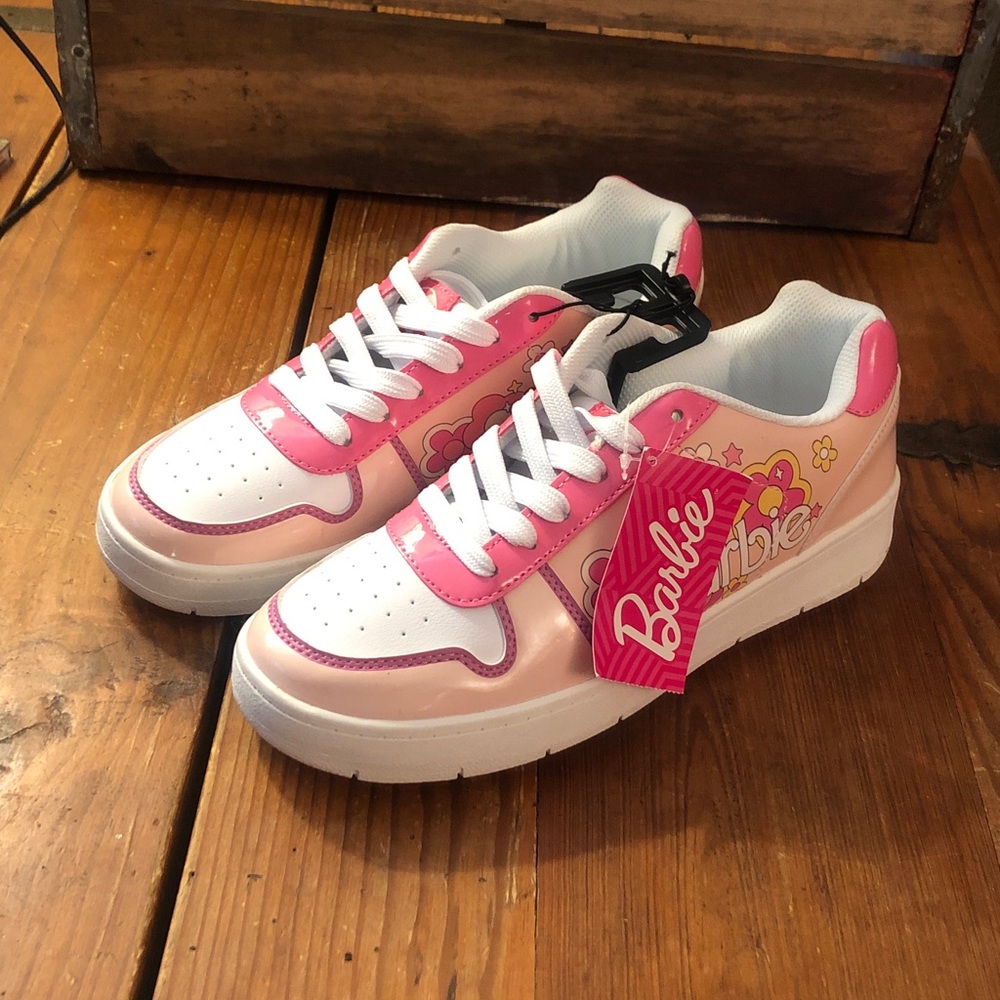 BARBIE - WOMEN  / GIRL TENNIS SHOES - SIZE: 8 - BRAND NEW